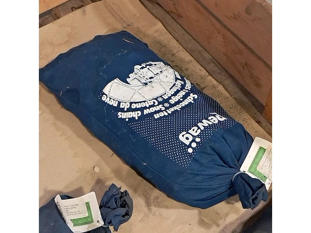 Partij sneeuwkettingen, o.a pewag - afbeelding 2 van  7