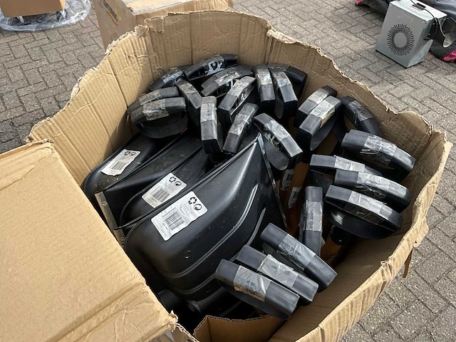 Partij sneeuwschuiver met houten steel - afbeelding 9 van  9