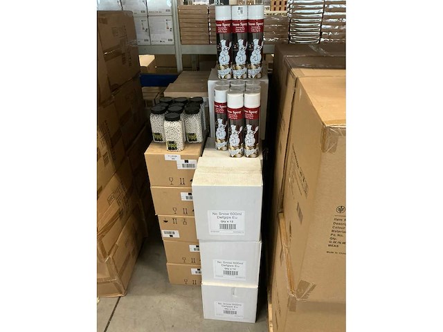 Partij sneeuwspray 600ml (227x) - afbeelding 4 van  5