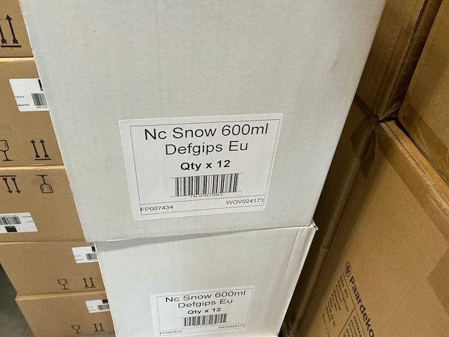 Partij sneeuwspray 600ml (227x) - afbeelding 5 van  5