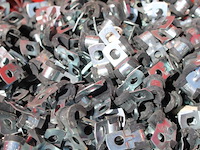 Partij snoerclips (p-clips) ca 7500 gram - afbeelding 7 van  9