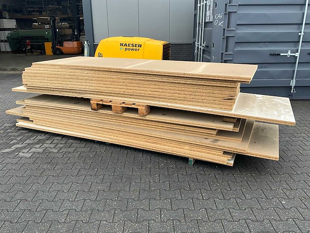 Partij spaanplaat - afbeelding 1 van  9