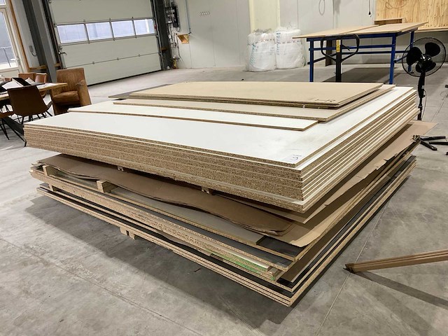 Partij spaanplaat - afbeelding 1 van  6