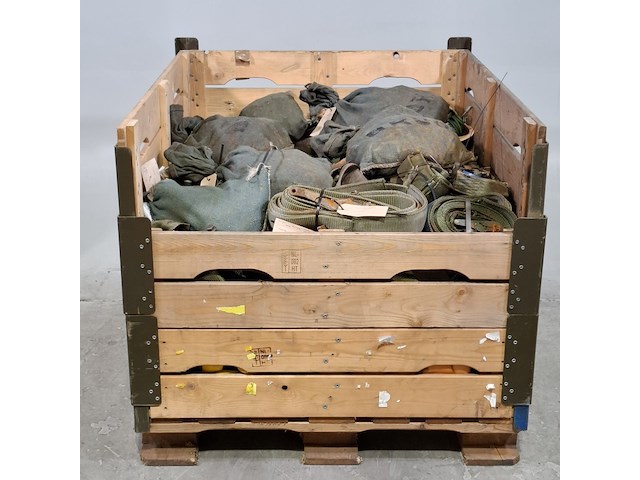 Partij spanbanden en sneeuwkettingen - afbeelding 1 van  10