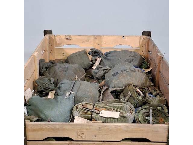 Partij spanbanden en sneeuwkettingen - afbeelding 3 van  10