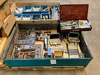 Partij spanmiddelen, eindmatensets en meetgereedschap - afbeelding 1 van  7