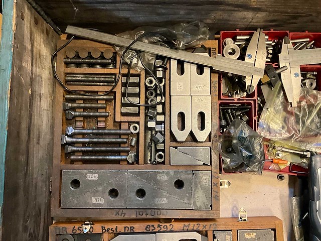 Partij spanmiddelen, eindmatensets en meetgereedschap - afbeelding 2 van  7