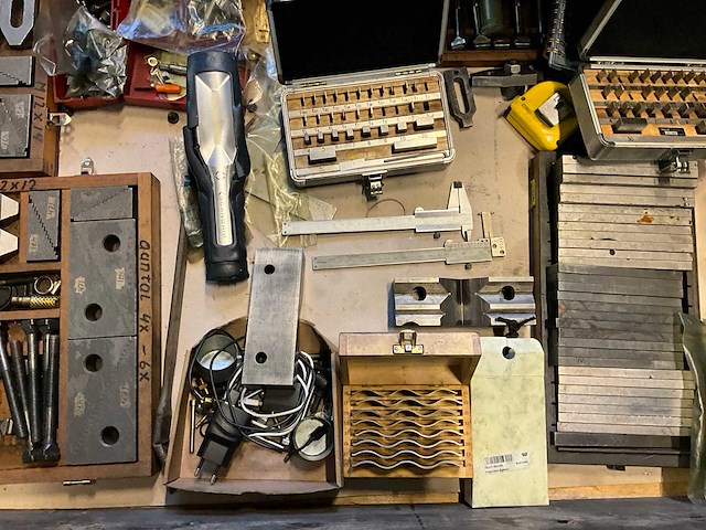 Partij spanmiddelen, eindmatensets en meetgereedschap - afbeelding 4 van  7