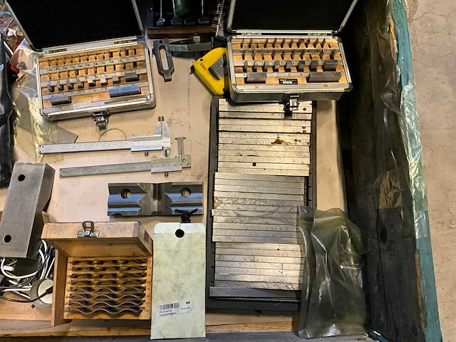 Partij spanmiddelen, eindmatensets en meetgereedschap - afbeelding 5 van  7