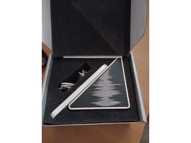 Partij speakers en oplader in een 14 stuks - afbeelding 1 van  5