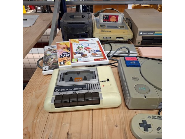 Partij speelcomputers en games, o.a. nintendo - afbeelding 2 van  7