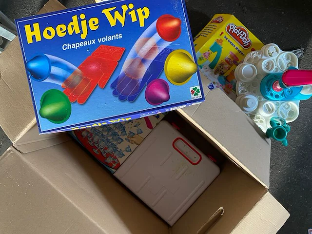Partij speelgoed, play-doh, ravensburger, mb etc. - afbeelding 4 van  8