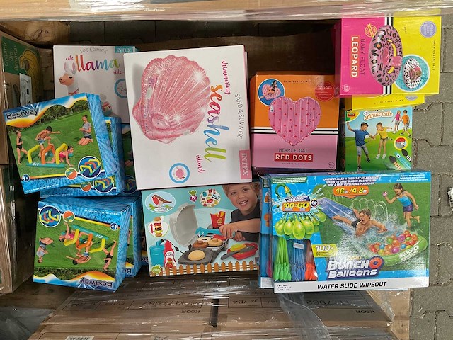 Partij speelgoed voor in/uit zwembad (32x) - afbeelding 1 van  1