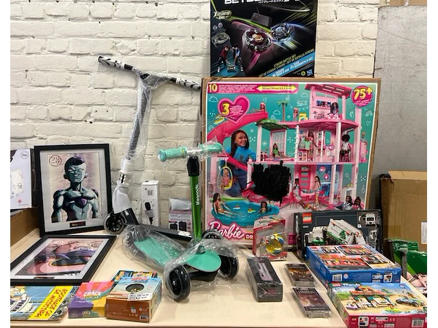 Partij speelgoed w.o. step w.o. lego, pokemon - afbeelding 1 van  11