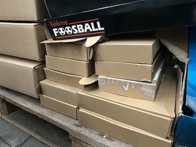 Partij speelgoed w.o. vloer-/speelkleden, voetbaltafel - afbeelding 2 van  10