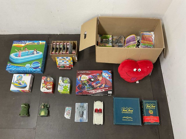 Partij speelgoed - afbeelding 1 van  10