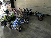 Partij speelgoed - afbeelding 1 van  10