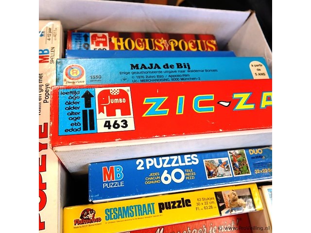Partij spellen in verhuisdoos - afbeelding 3 van  5