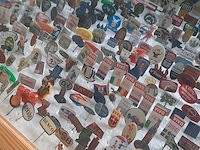 Partij speltjes in wandkast - afbeelding 7 van  13