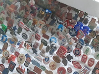 Partij speltjes in wandkast - afbeelding 10 van  13