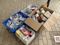 Partij spenen en flesjes - afbeelding 1 van  3