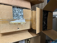 Partij spijkers - afbeelding 1 van  4