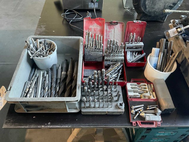 Partij spiraal-en verzinkboren, ruimers - afbeelding 1 van  6