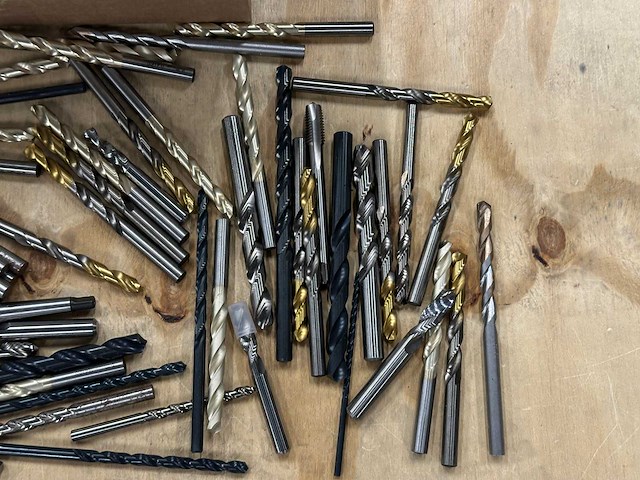 Partij spiraalboren & (eind)frezen & tap (40x) - afbeelding 3 van  6