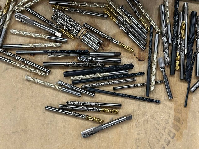 Partij spiraalboren & (eind)frezen & tap (40x) - afbeelding 5 van  6