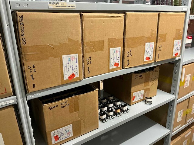 Partij spoelen 24v&230v (550x) - afbeelding 1 van  6