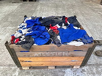 Partij sportkleding - afbeelding 1 van  5