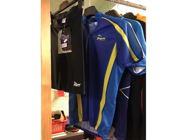 Partij sportkleding - afbeelding 2 van  5