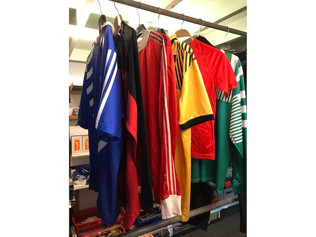 Partij sportkleding - afbeelding 4 van  5