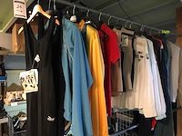 Partij sportkleding - afbeelding 1 van  6