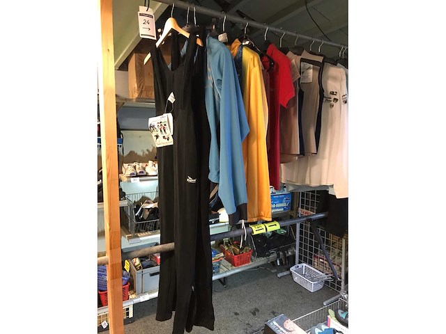 Partij sportkleding - afbeelding 2 van  6
