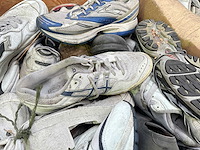 Partij sportschoenen - afbeelding 2 van  4