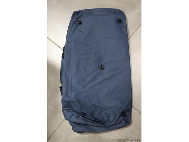 Partij sporttassen met opdruk "ubcro sport & health center" - afbeelding 4 van  4