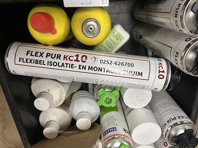 Partij spuitbussen in krat w.o. pur - afbeelding 3 van  5