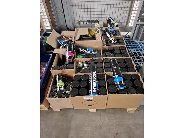 Partij spuitbussen vnl. interflon - afbeelding 1 van  9