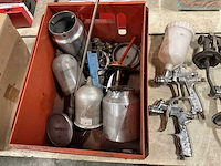 Partij spuitpistolen en schuurmiddelen - afbeelding 2 van  5