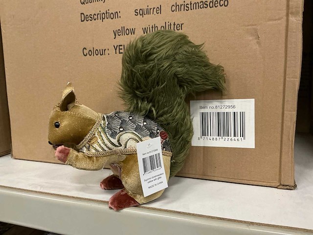 Partij squirrel christmasdeco yellow with glitter h22cm (46x) - afbeelding 3 van  3