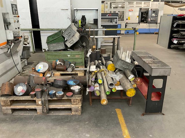 Partij staal - afbeelding 1 van  10