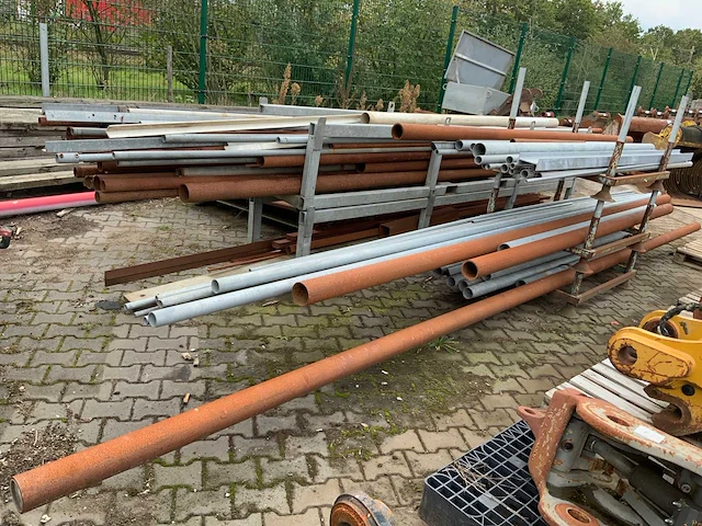 Partij staal - afbeelding 1 van  6