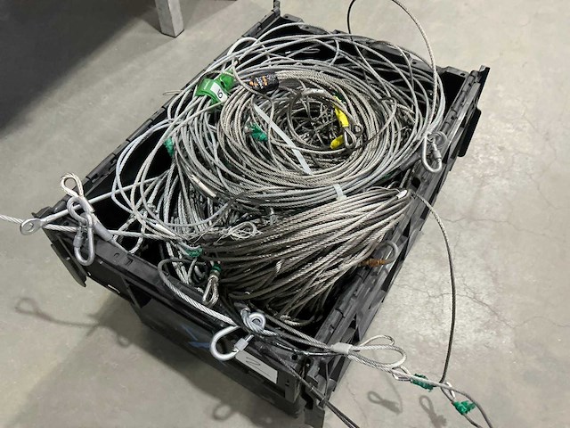 Partij staalkabels - afbeelding 2 van  2