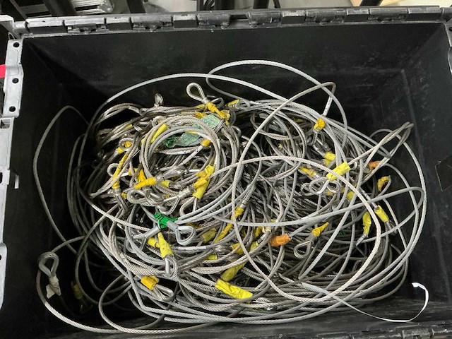 Partij staalkabels - afbeelding 1 van  2