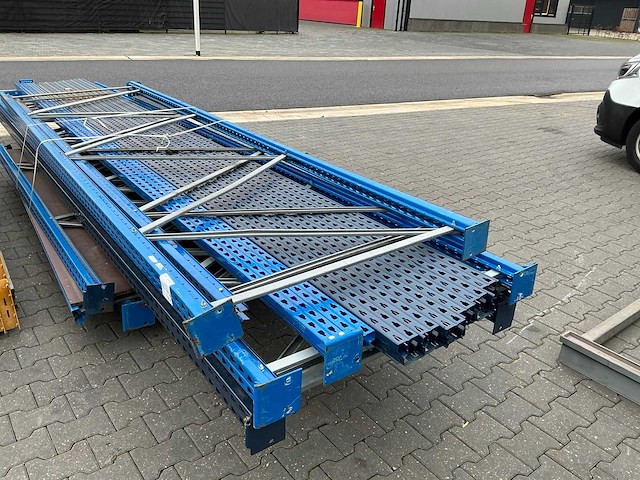 Partij staanderdelen - afbeelding 1 van  7