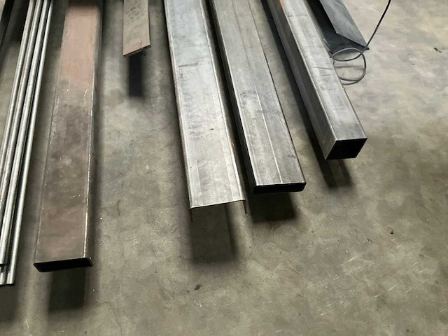 Partij stafmateriaal en restanten - afbeelding 5 van  5