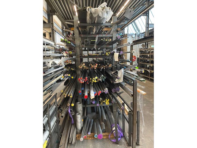 Partij stafmateriaal - afbeelding 3 van  6