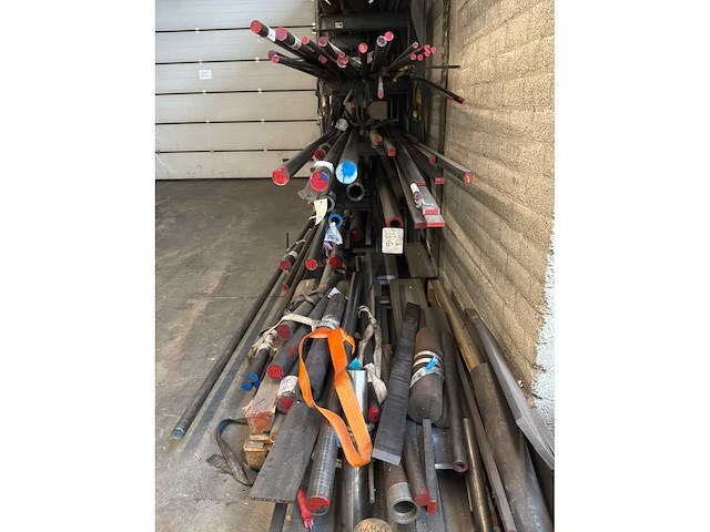 Partij stafmateriaal - afbeelding 5 van  5