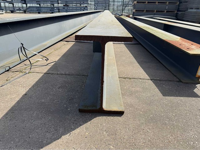 Partij stalen balken - afbeelding 2 van  10